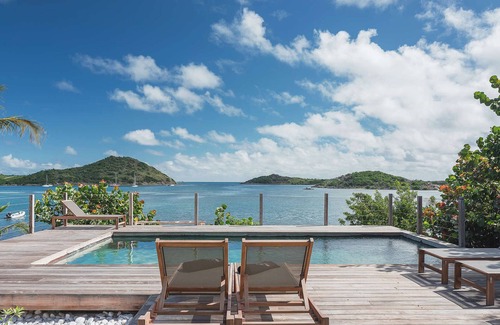 Cul de Sac Villa | Explore Villa Baltazar: Oceanfront Retreat with Spa & Pool