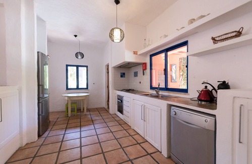 Charneca de Caparica e Sobreda Villa | Experience Villa Bambu - Guest Rated 9.6 with Private Pool