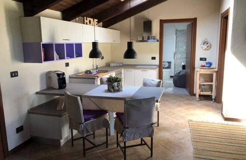 La Morra Villa | Modern Family Villa in La Morra with Kitchen & Breakfast
