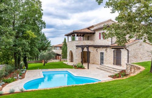 Tinjan Villa | Villa Barbarella: Oceanfront Retreat with Pool & Pet-Friendly