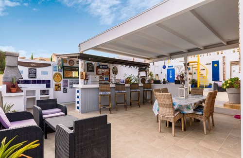 Tarajalejo Villa | Villa Barry: Oceanfront Retreat with Pool & Private Bar