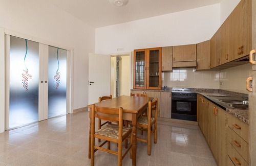 Modica Villa | Villa Bartolomeo: Relax by the Pool with Garden & Wi-Fi