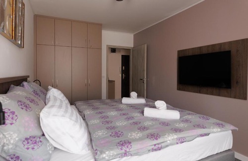 Siofok Aranypart Apartment | Relax at Villa Bauhaus Wellness Apartman with Ocean Views