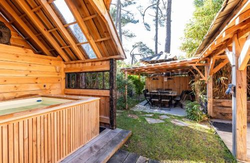 Lacanau-Ocean Villa | Unforgettable Villa Bayani: Oceanfront Retreat with Hot Tub