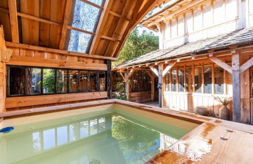 Lacanau-Ocean Villa | Unforgettable Villa Bayani: Oceanfront Retreat with Hot Tub