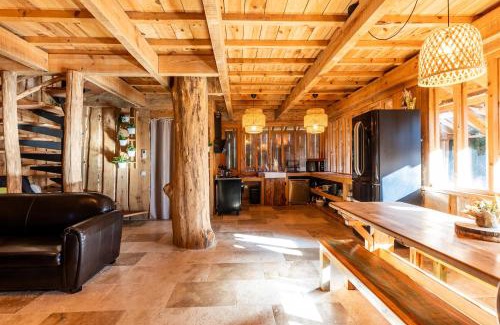 Lacanau-Ocean Villa | Unforgettable Villa Bayani: Oceanfront Retreat with Hot Tub