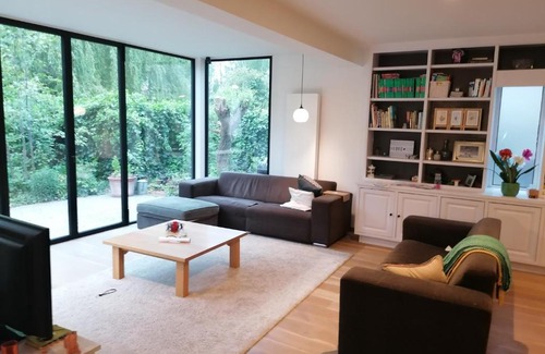 Kontich House | Family-Friendly Villa with Kitchen & Great Guest Rating