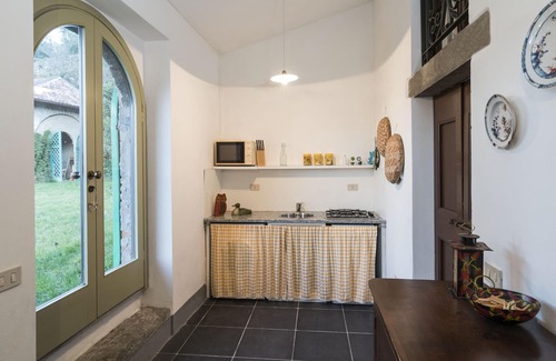 Siviano House | Family-Friendly Villa Beatitudo - Lakefront Oasis Awaits