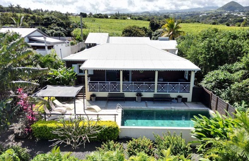 Montvert-les Bas House | Scenic Villa with Ocean View and Pool near St Pierre
