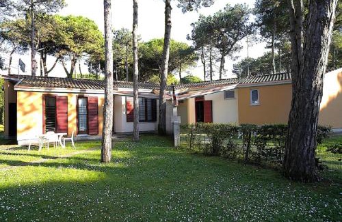Lignano Riviera Apartment | Beachfront Villa Beethoven: Pet-Friendly with Ocean Views