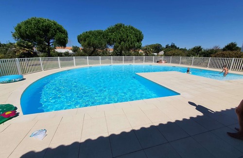 Saint-Pierre-d'Oleron Villa | Villa Belle-Île: Oceanfront Oasis with Pool & Pet-Friendly