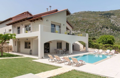 Archanes Villa | Villa Belena- Vacation Villa rental with private pool in Crete, 10 km away from the Knossos Palace