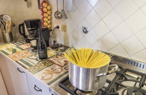 Capannori House | Idyllic Villa for 6 with Ocean View and Private Pool