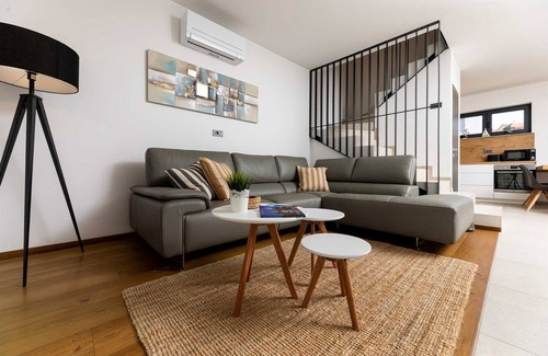 Klimno Villa | Villa Bella: Heated Pool & Seaview with 9.6/10 Rating