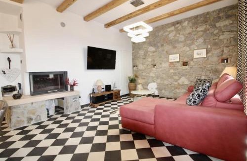 San Vincenzo Villa | Villa Bellavista: Family-Friendly Retreat with Pet Perks