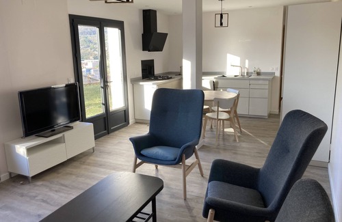 Apt Apartment | Villa Belle Vue: Family-Friendly Retreat with Pool & Spa
