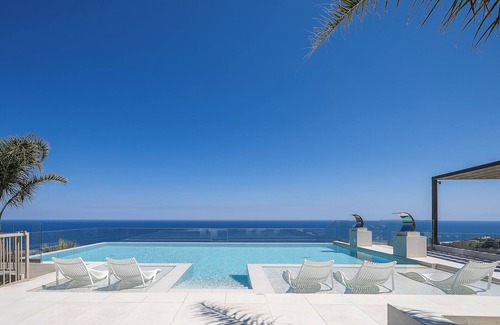 Atsipópoulon Villa | Scenic Sea Views, Pools & Spa Retreat in Rethymno City