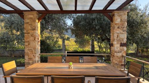Skala Potamias Villa | Villa Bellissimo: Pet-Friendly Retreat with 9.8 Rating