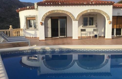 Pedreguer Villa | Family-Friendly Villa Bello Horizonte with Oceanfront Pool