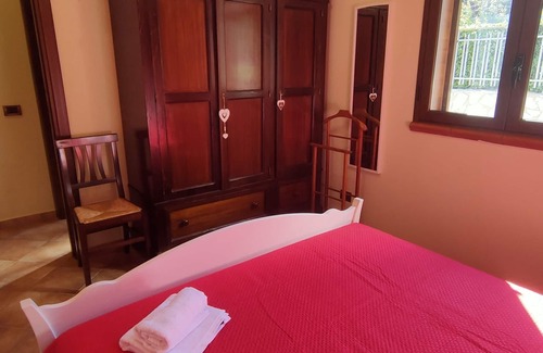 Altavilla Milicia Villa | Villa Belvedere di Altavilla: Poolside Escape Near the Sea