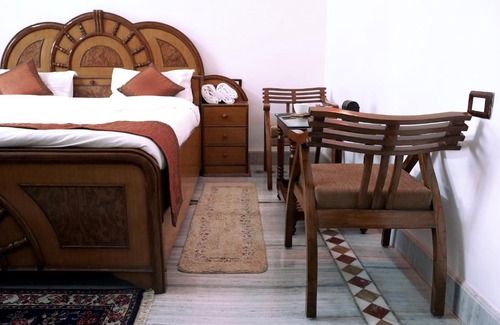 Varanasi House | Discover Villa Benares: Pet-Friendly & Family Welcoming Stay