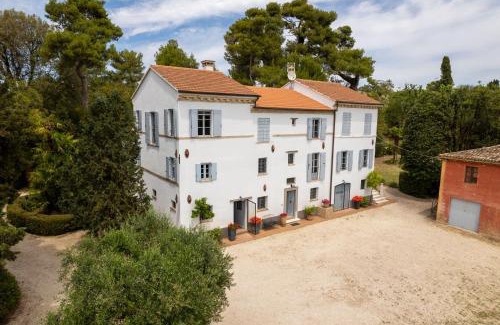 Osimo Villa | Villa Benedetta - Guest Rated 10/10 with Pool & Family Focus