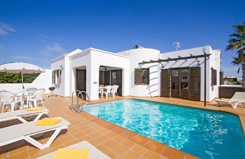 Los Mojones Villa | Villa Benjamin: Whitewashed Oasis with Heated Pool & Games Room