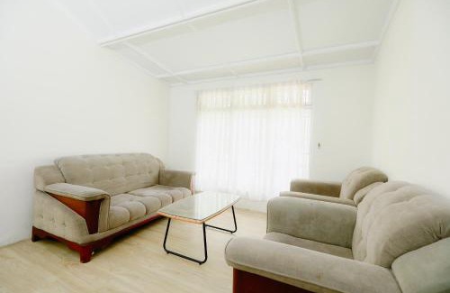Karo Villa | Family-Friendly Villa Berastagi Indah A17 - TEBU MANIS