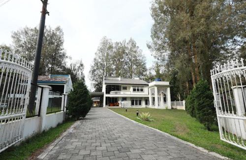 Karo Villa | Villa Berastagi Indah A32 - Family and Pet-Friendly Retreat