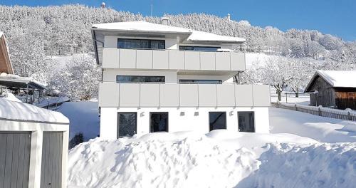 Hohenpeißenberg Apartment | Discover Villa Bergauf: Top-Rated Studio Apartment Awaits