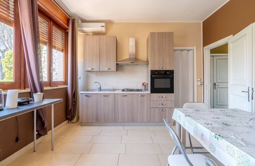 Fontane Bianche Villa | Villa Bes Beach: Oceanfront Escape with Private Pool & Wi-Fi