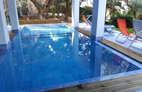 Bonifati Bed & Breakfast | Oceanfront Villa Betta: 4-Star Stay with Pool & Hot Tub