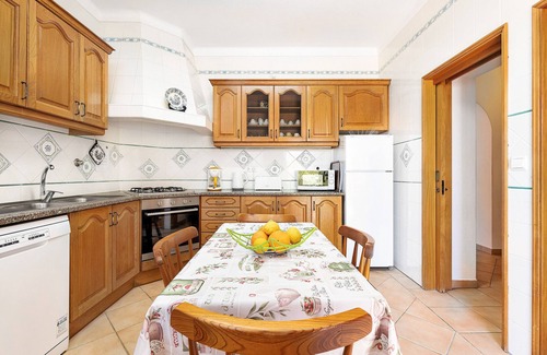 Branqueira Villa | Villa Bia OCV: Private Pool Oasis with Spa & Breakfast