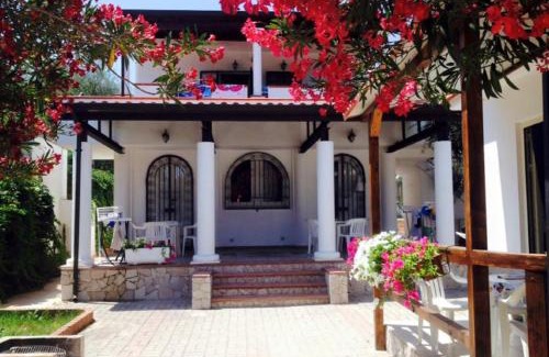 Peschici House | Villa Bianca: Pet-Friendly Retreat with Top Guest Reviews