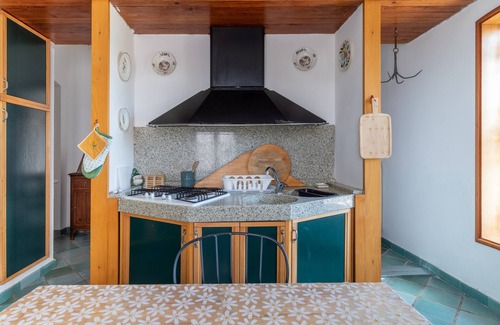 Isola Villa | Villa 'Bianca Tra Isola E Plemmirio': Sea View & Shared Pool