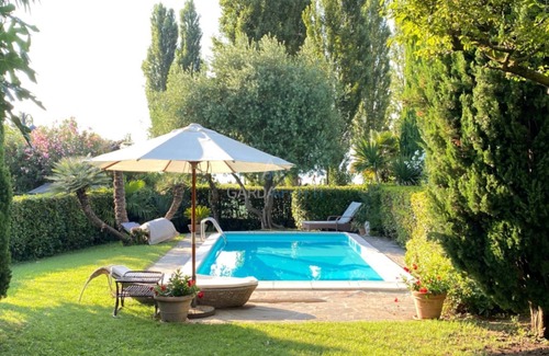 Colombare Villa | Villa Bionda - Relax in the private pool facing the lake