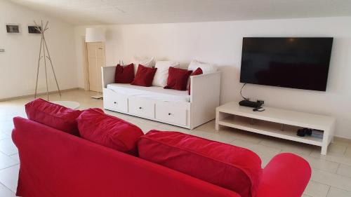Syracuse Apartment | Villa Bismarkia: Oceanfront Retreat with Top Guest Rating