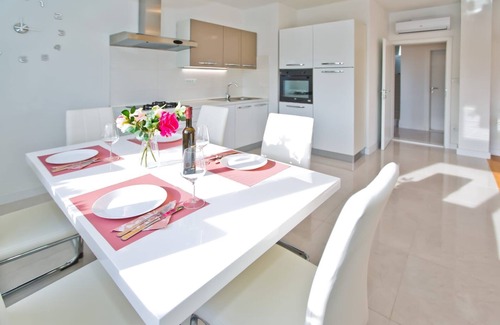 Bogomolje House | Villa Blažen: Oceanfront Retreat with Pool & Pet-Friendly Stays