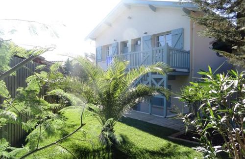 Cap-Ferret Apartment | Cozy Villa Blanche with Ocean View & Child-Friendly Amenities