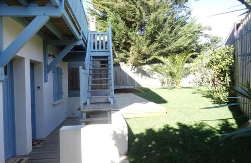 Cap-Ferret Apartment | Cozy Villa Blanche with Ocean View & Child-Friendly Amenities