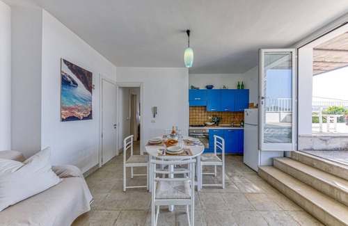 Castro Marina Apartment | Villa 'Blu La Panoramica' with Private Pool and Spa