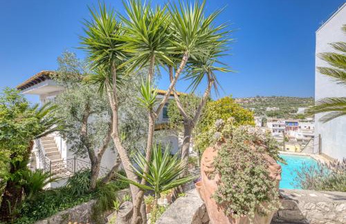 Castro Marina Apartment | Beautiful Villa Blu La Patronale: Family-Friendly Retreat