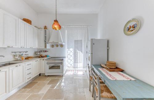 Castro Marina Apartment | Beautiful Villa Blu La Patronale: Family-Friendly Retreat