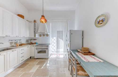 Castro Marina Apartment | Villa 'Blu La Patronale': Oceanfront Bliss with Pool Access