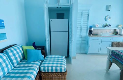 Sandy Hill Condo | Beachfront Villa Blue: Guest Rated 9.8 with Ocean Views