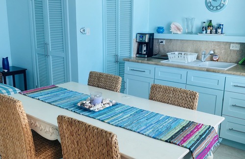Sandy Hill Condo | Beachfront Villa Blue: Guest Rated 9.8 with Ocean Views