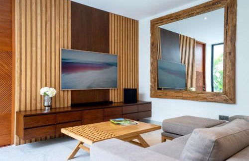 Munggu Villa | Beachfront Villa Blue Lagoon in Vibrant Canggu