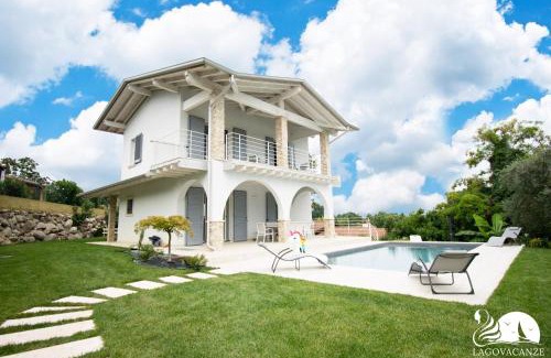 Montinelle Villa | Experience Villa Bocciolo del Garda: Oceanfront Oasis