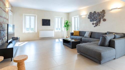Fubine Villa | Discover Villa Boemia 10: Oceanfront Getaway for Families