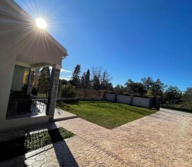 Molos Villa | Villa Boltado: Guest Rated 10/10, Pet & Child Friendly!
